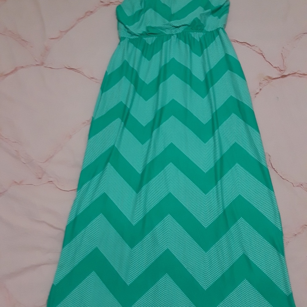 Dress - Picture 2 of 2